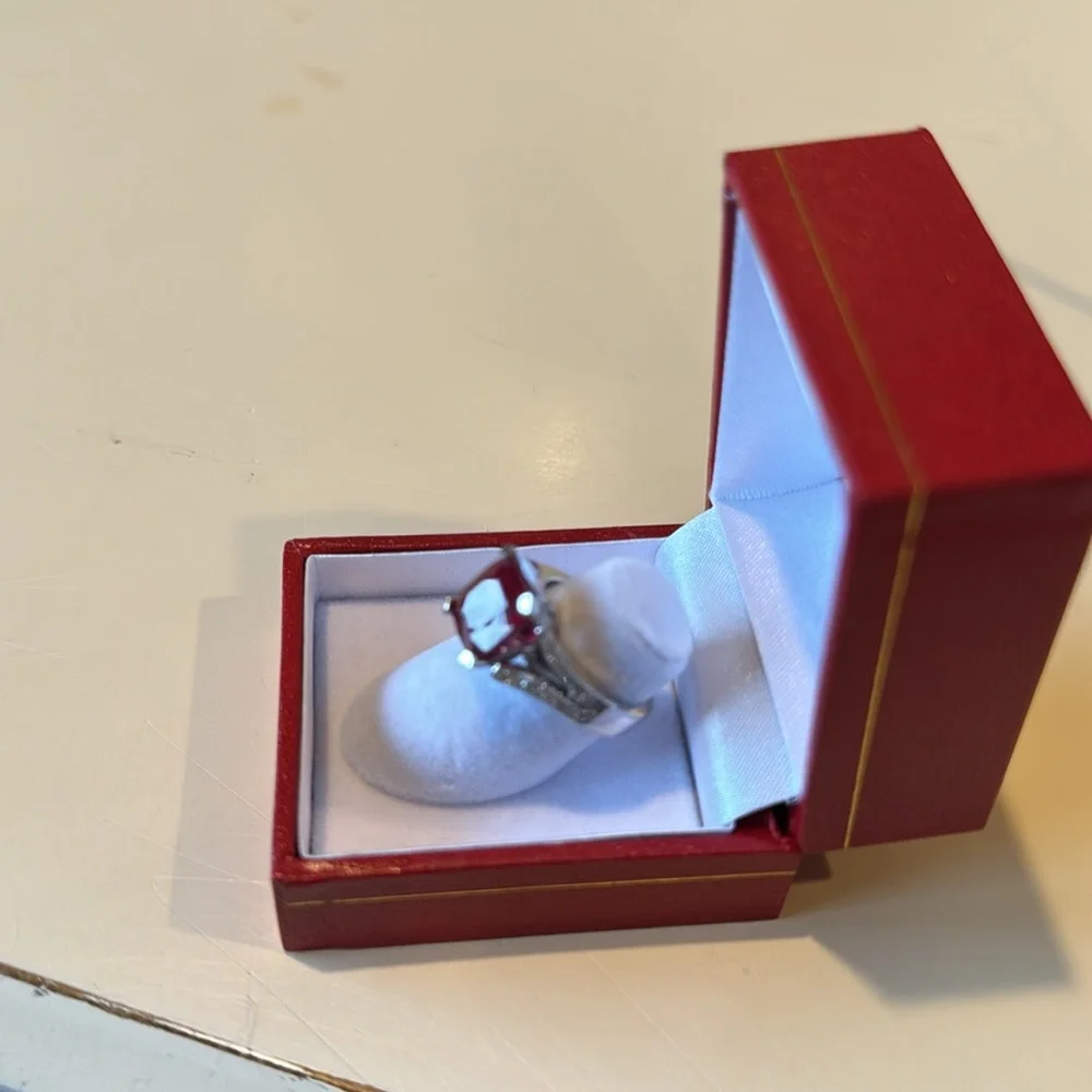 Ruby ring - Picture 2 of 4